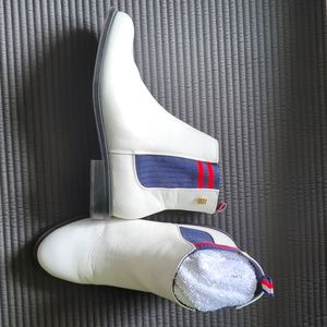 Tommy Hilfiger women's Chelsea ankle booties size 8.5